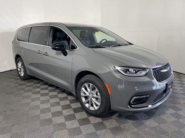 2025 Chrysler Pacifica PACIFICA SELECT AWD