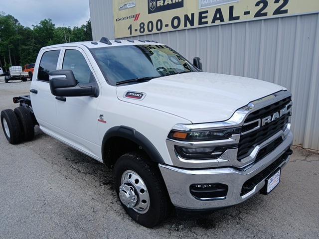 2025 RAM Ram 3500 Chassis Cab RAM 3500 TRADESMAN CREW CAB CHASSIS 4X4 60 CA