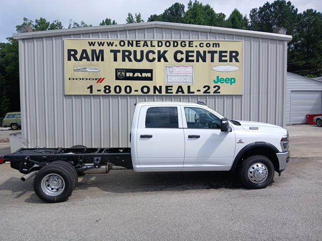 2025 RAM Ram 3500 Chassis Cab RAM 3500 TRADESMAN CREW CAB CHASSIS 4X4 60 CA