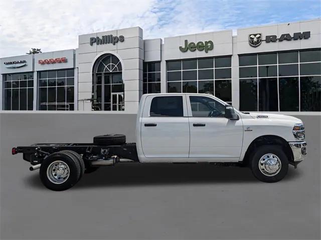 2025 RAM Ram 3500 Chassis Cab RAM 3500 TRADESMAN CREW CAB CHASSIS 4X4 60 CA 2025 RAM Ram 3500 Chassis Cab RAM 3500 TRADESMAN CREW CAB CHASSIS 4X4 60 CA