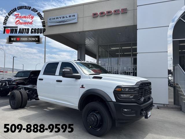 2025 RAM Ram 5500 Chassis Cab RAM 5500 TRADESMAN CHASSIS CREW CAB 4X4 60 CA