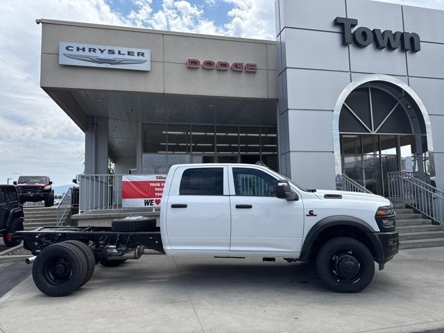 2025 RAM Ram 5500 Chassis Cab RAM 5500 TRADESMAN CHASSIS CREW CAB 4X4 60 CA