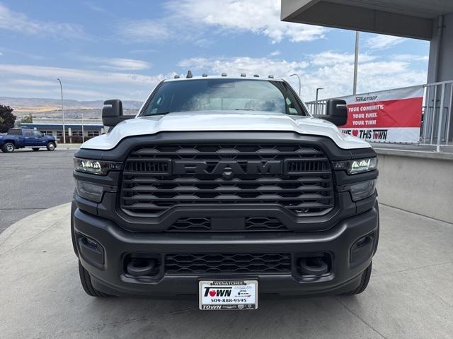 2025 RAM Ram 5500 Chassis Cab RAM 5500 TRADESMAN CHASSIS CREW CAB 4X4 60 CA