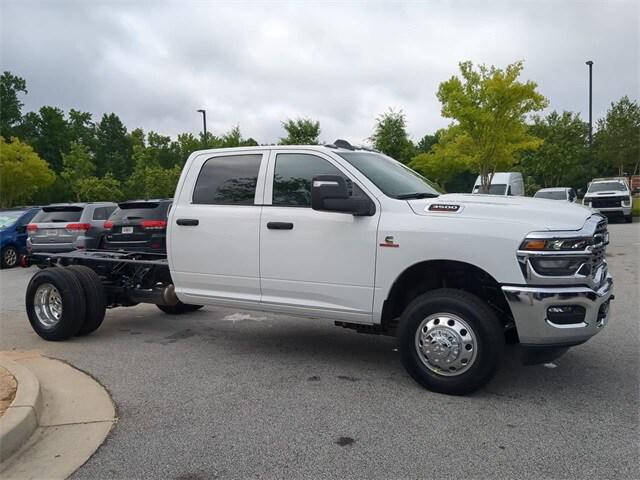 2025 RAM Ram 3500 Chassis Cab RAM 3500 TRADESMAN CREW CAB CHASSIS 4X4 60 CA