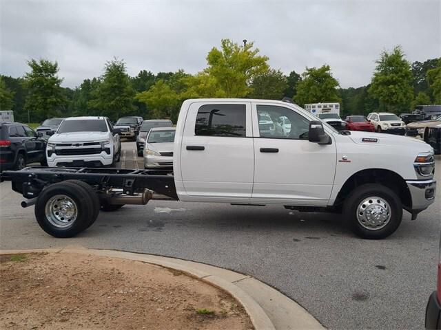 2025 RAM Ram 3500 Chassis Cab RAM 3500 TRADESMAN CREW CAB CHASSIS 4X4 60 CA