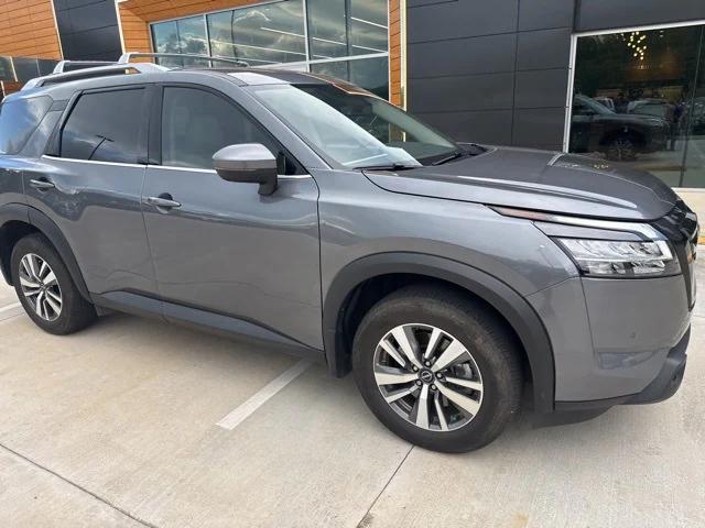 2024 Nissan Pathfinder SL 4WD
