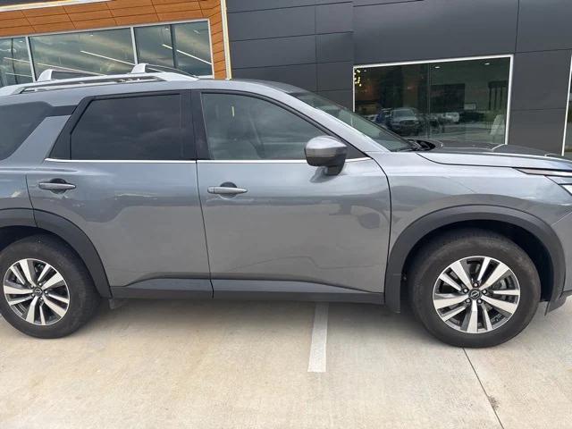 2024 Nissan Pathfinder SL 4WD