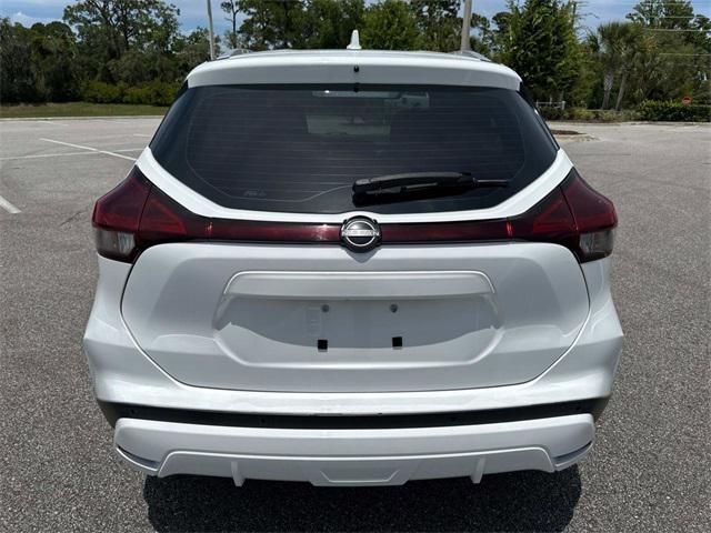 2022 Nissan Kicks SV Xtronic CVT