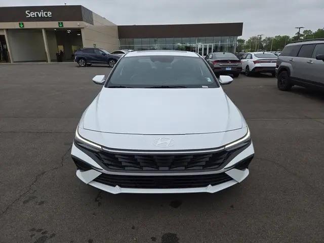 2025 Hyundai Elantra Hybrid Limited