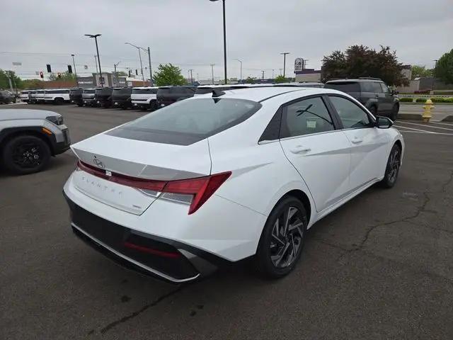 2025 Hyundai Elantra Hybrid Limited