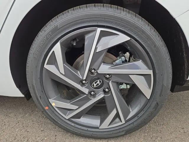 2025 Hyundai Elantra Hybrid Limited