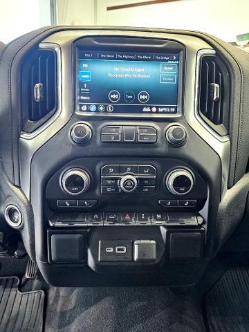 2022 Chevrolet Silverado 1500 4WD Crew Cab Short Bed LT