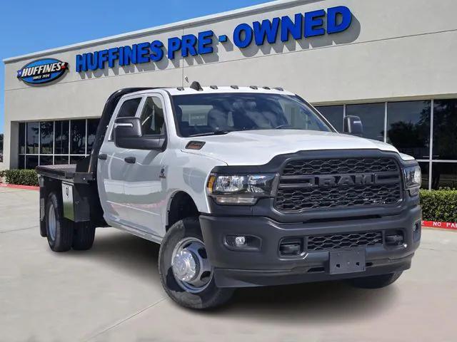 2023 RAM 3500 Tradesman Crew Cab 4x4 8 Box