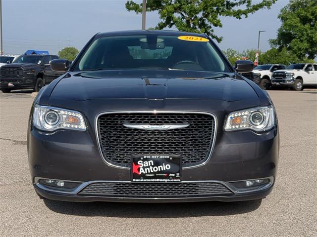 2021 Chrysler 300 Touring