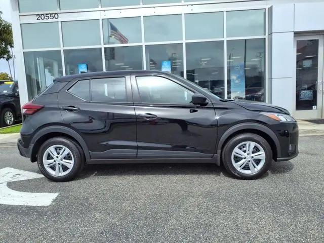2025 Nissan Kicks S