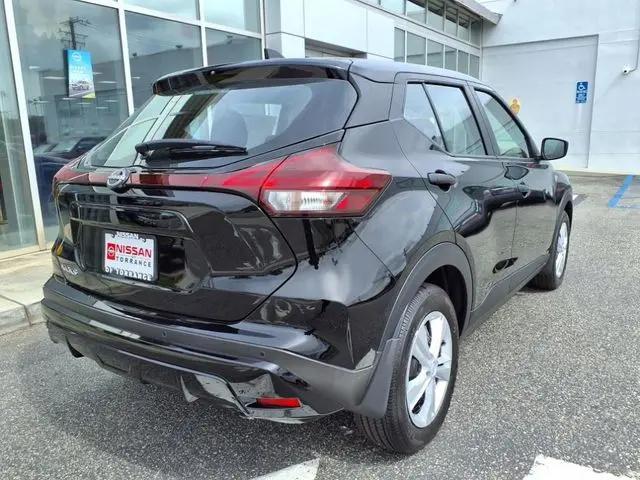 2025 Nissan Kicks S