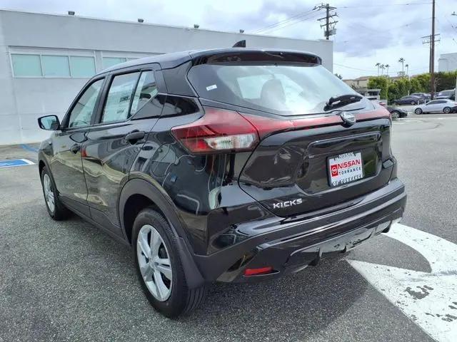 2025 Nissan Kicks S