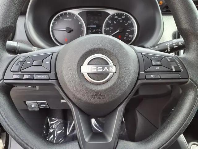 2025 Nissan Kicks S