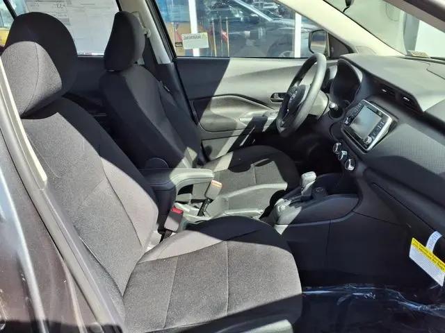 2025 Nissan Kicks S