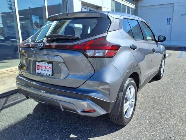 2025 Nissan Kicks S