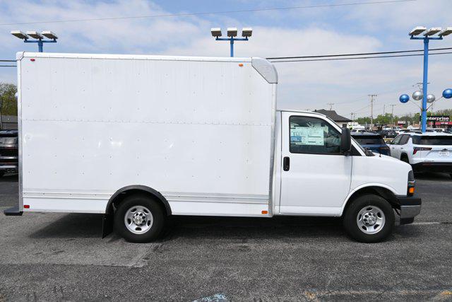 2025 Chevrolet Express Cutaway Work Van