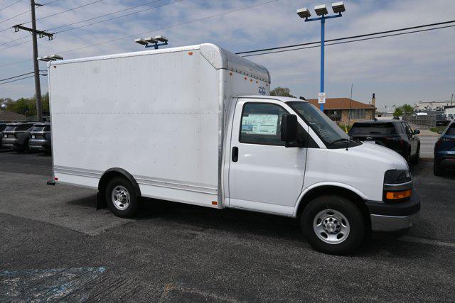 2025 Chevrolet Express Cutaway Work Van