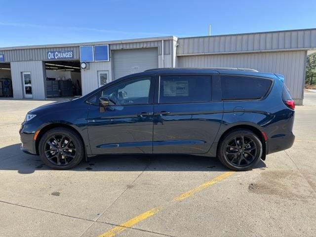 2025 Chrysler Pacifica PACIFICA LIMITED AWD