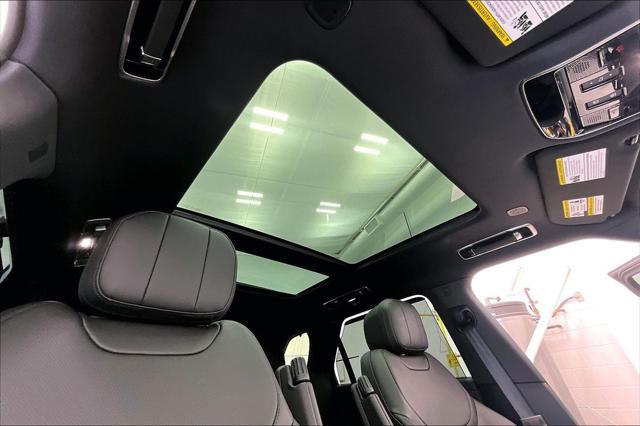 2025 Land Rover Range Rover Sport P360 SE