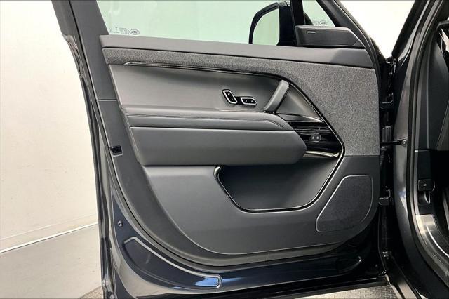2025 Land Rover Range Rover Sport P360 SE