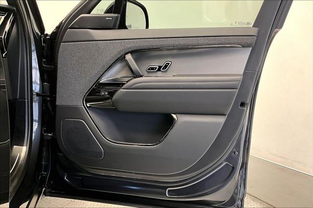 2025 Land Rover Range Rover Sport P360 SE