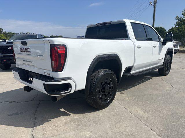 2022 GMC Sierra 2500HD 4WD Crew Cab Standard Bed AT4