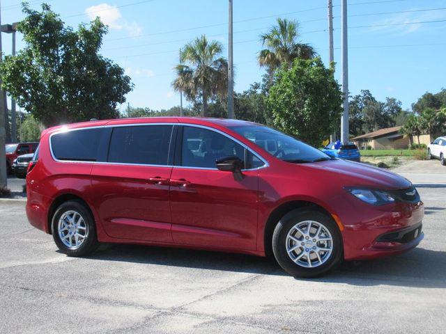 2025 Chrysler Voyager VOYAGER LX