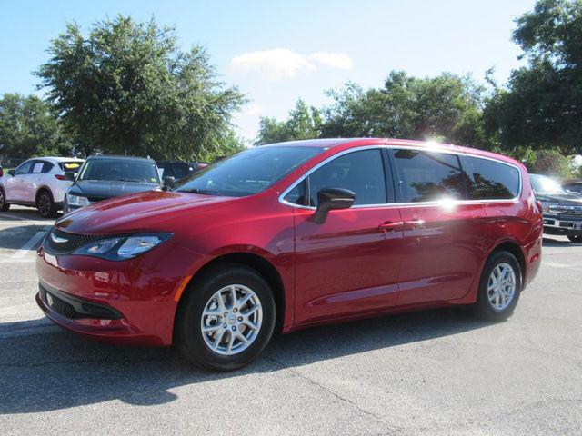 2025 Chrysler Voyager VOYAGER LX