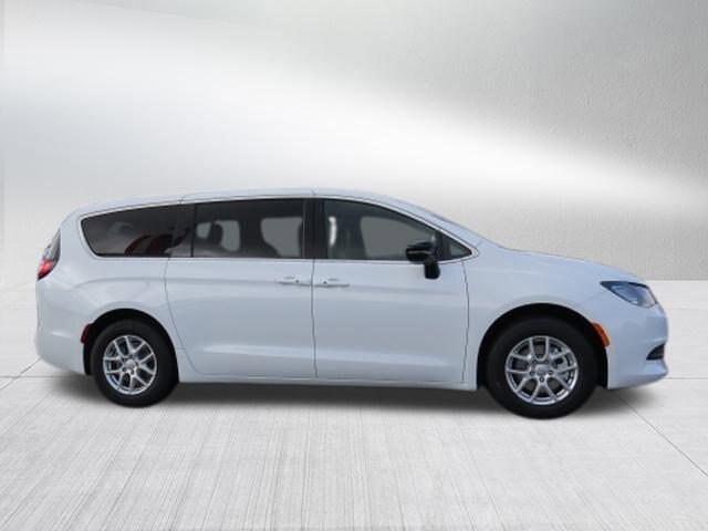 2025 Chrysler Voyager VOYAGER LX
