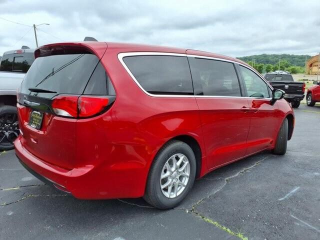 2025 Chrysler Voyager VOYAGER LX
