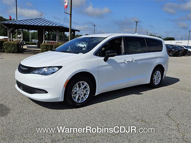 2025 Chrysler Voyager VOYAGER LX