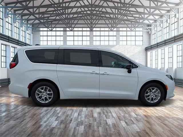 2025 Chrysler Voyager VOYAGER LX