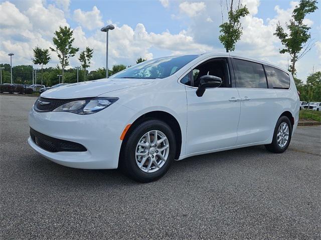 2025 Chrysler Voyager VOYAGER LX