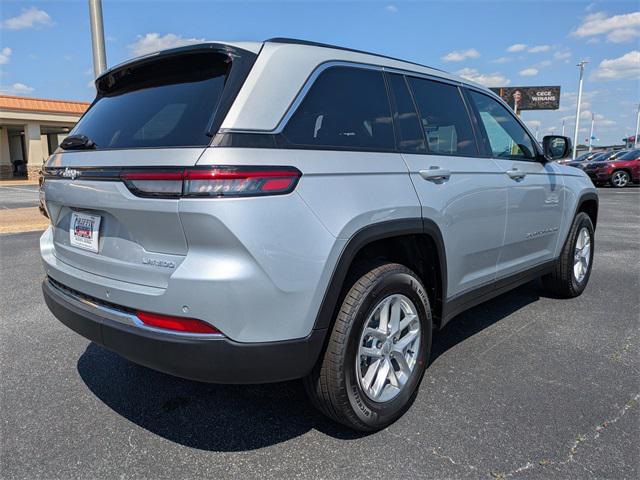 2025 Jeep Grand Cherokee GRAND CHEROKEE LAREDO X 4X2