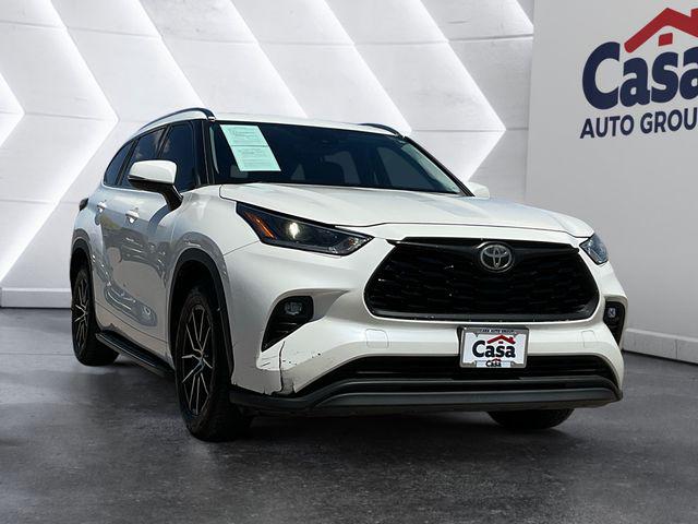 2021 Toyota Highlander XLE for sale in El Paso, TX