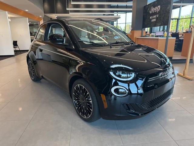 2025 Fiat FIAT 500e 500e ICONA 2025 Fiat FIAT 500e 500e ICONA