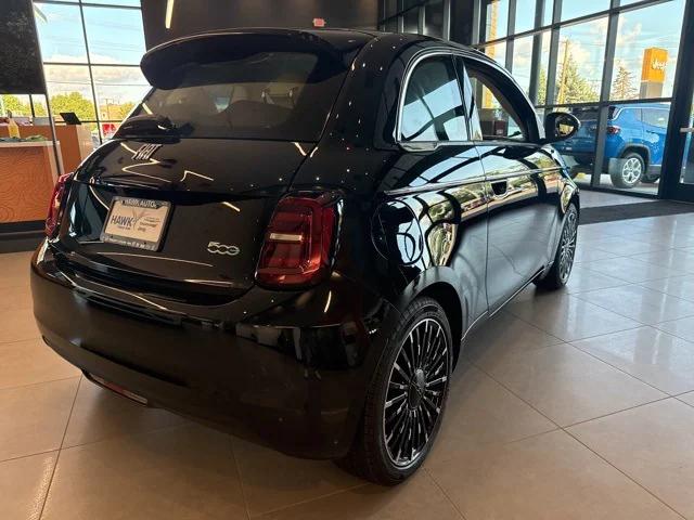 2025 Fiat FIAT 500e 500e ICONA 2025 Fiat FIAT 500e 500e ICONA