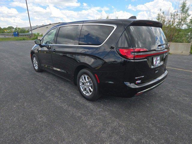 2025 Chrysler Pacifica PACIFICA SELECT