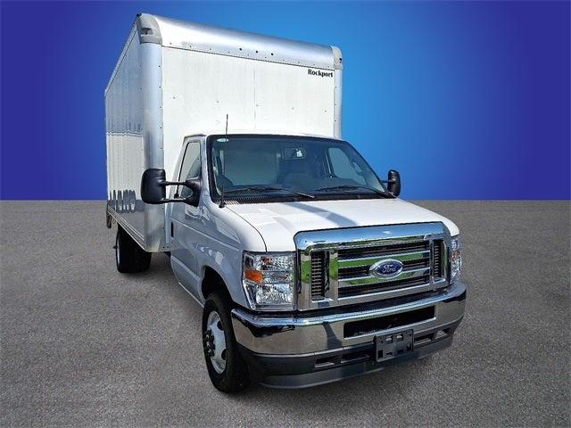 2025 Ford E-450 Cutaway Base