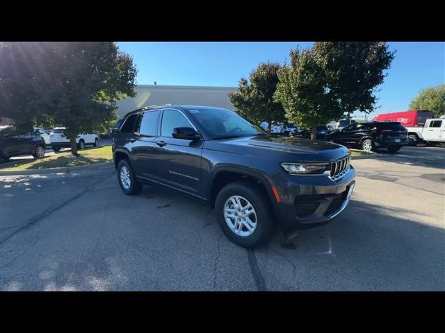2025 Jeep Grand Cherokee Laredo 4x4