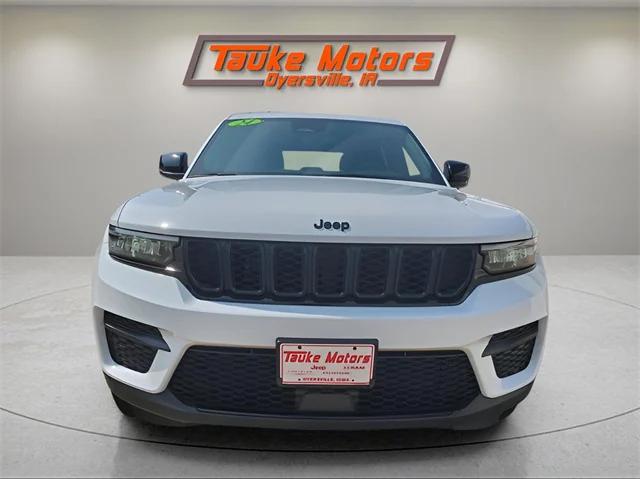 2024 Jeep Grand Cherokee Altitude 4x2