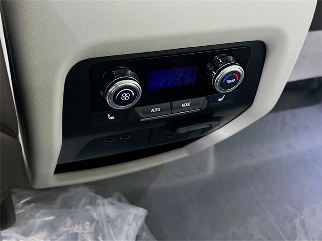 2025 GMC Acadia AWD Denali