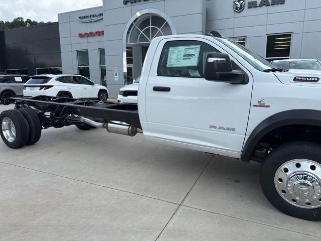 2025 RAM Ram 5500 Chassis Cab RAM 5500 BIG HORN CHASSIS REGULAR CAB 4X4 120 CA