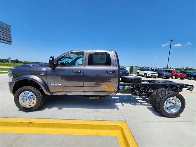 2025 RAM Ram 5500 Chassis Cab RAM 5500 BIG HORN CHASSIS CREW CAB 4X4 60 CA