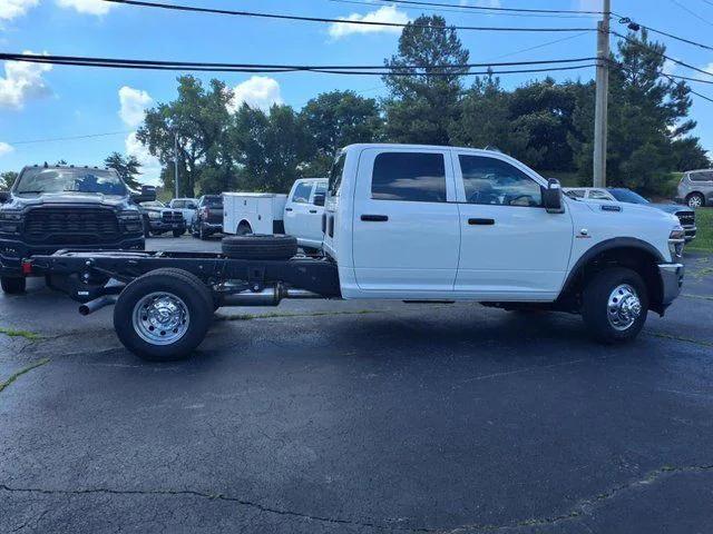 2025 RAM Ram 3500 Chassis Cab RAM 3500 TRADESMAN CREW CAB CHASSIS 4X4 60 CA